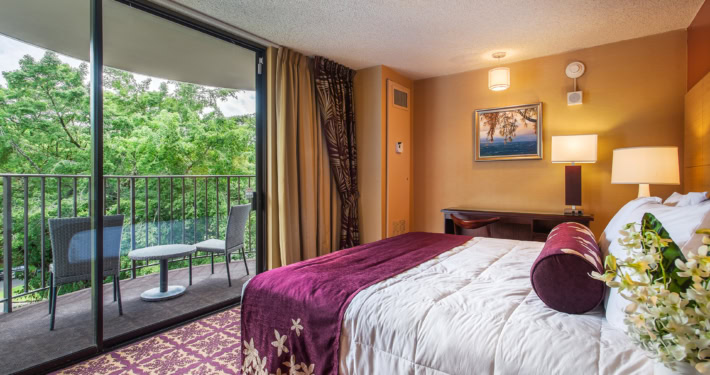 Hilo Hawaiian Hotel Junior Suite with lanai